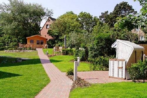 Haus Albrecht garten 1